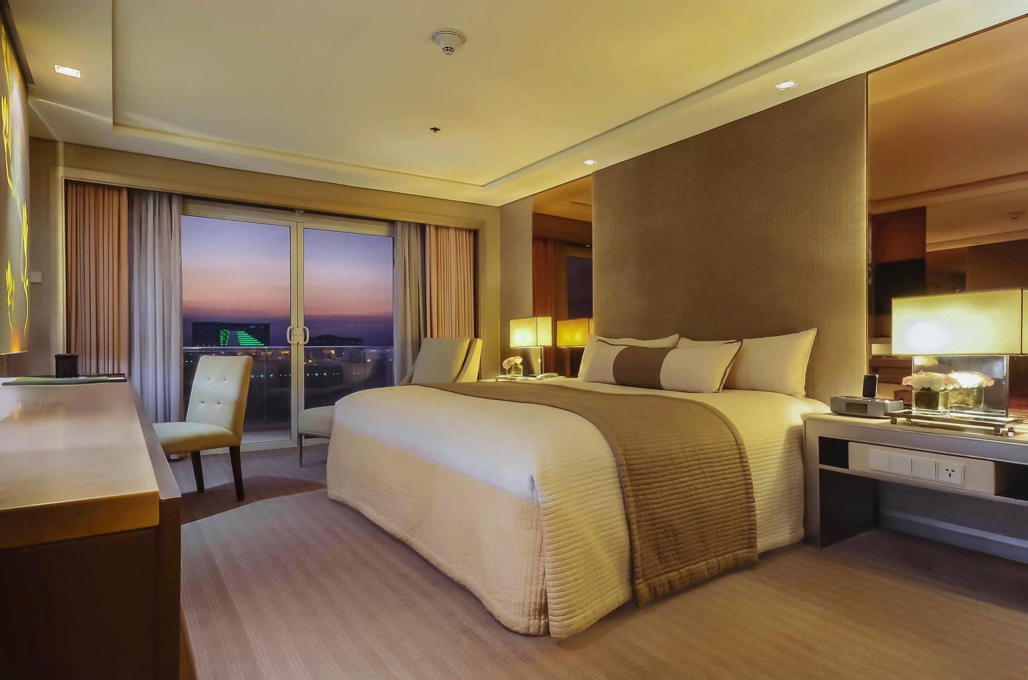 Midas Hotel&Casino - Multiple Use Hotel Pasay Exterior foto